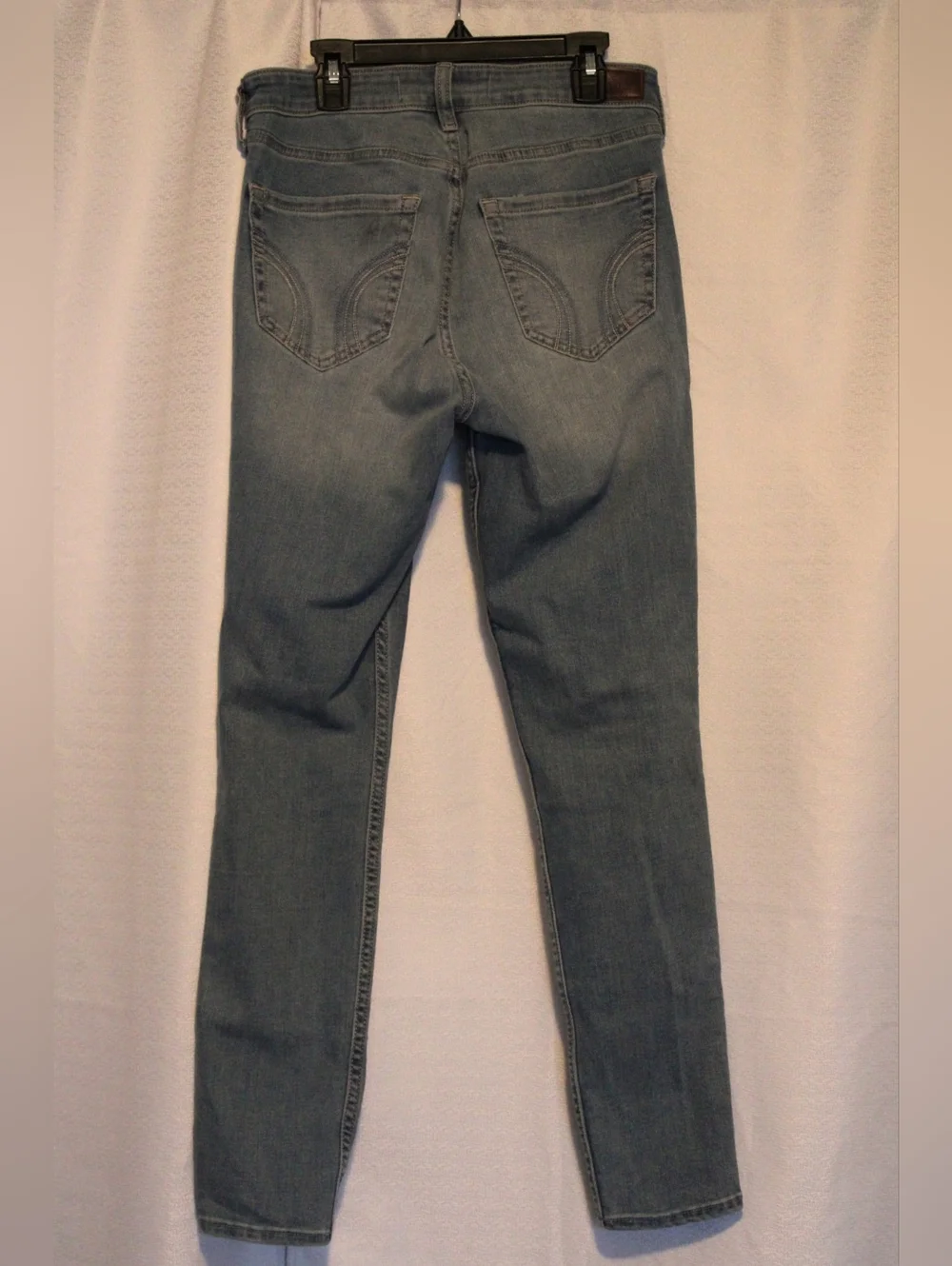 Hollister Light Wash Distressed Skinny Jeans Cutout Knees Size 6R - Picture 7 of 7